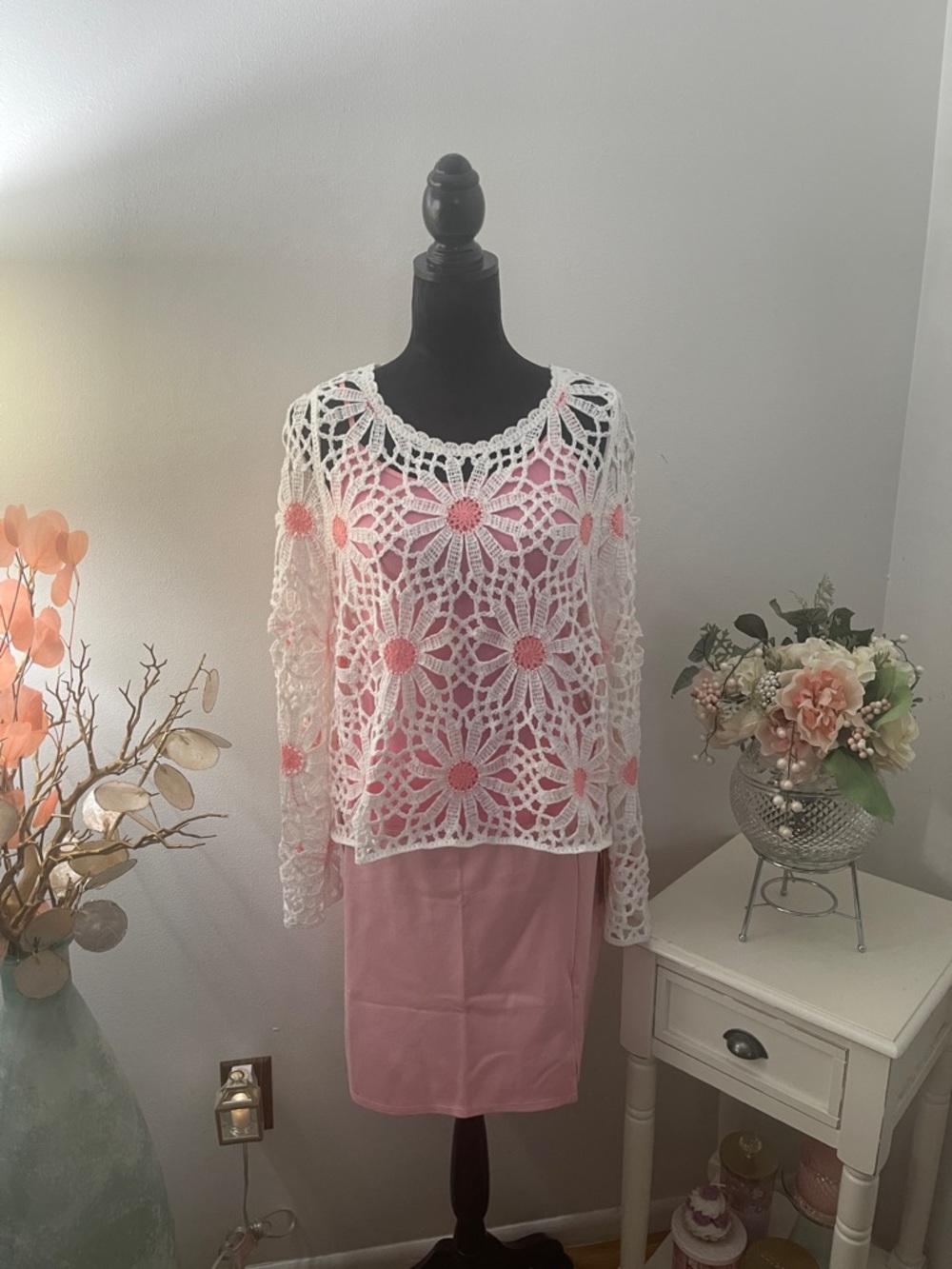 POL White Crochet Overlay with Pink Floral